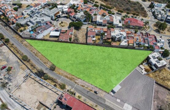 Terreno Comercial Avenida Universidad