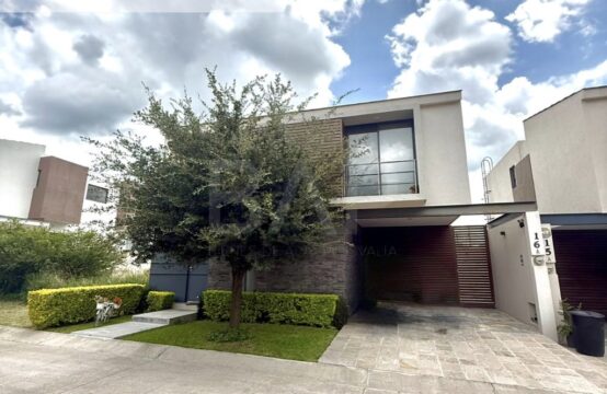 Casa Lomas del Molino II 16A