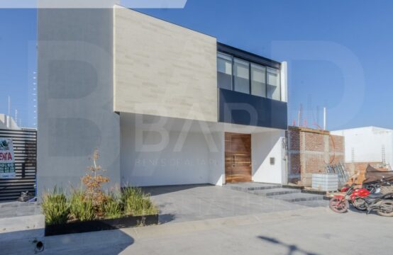 Casa Lomas del Molino III