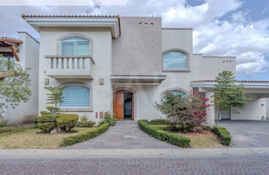 Casa Residencial Las Quintas 108