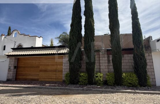 Casa Lomas de Comanjilla