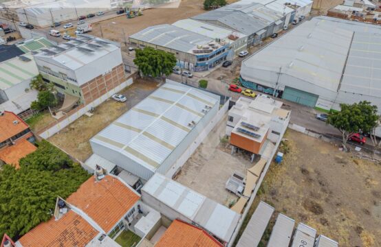 Oficinas y Bodega Casa Blanca