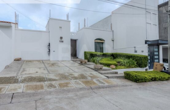 Casa Gran Jardín 138